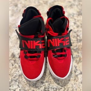 Boys Nike Future Court 3 GS, Size 3